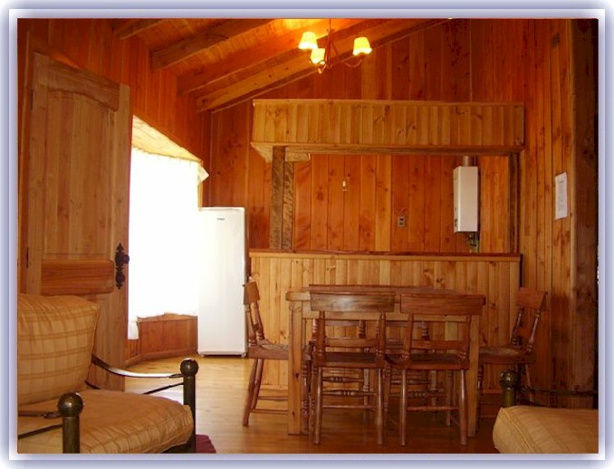 interiord.jpg (85050 bytes)